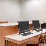 Holiday Inn Express Hotel & Suites Ottawa Airport By Ihg