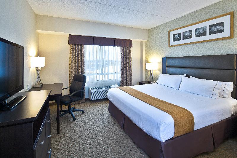 Express & Airport By Ihg Hotel Ottawa