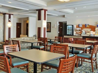 Hotel Express & Airport By Ihg