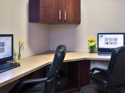 Hotel Express & Airport By Ihg