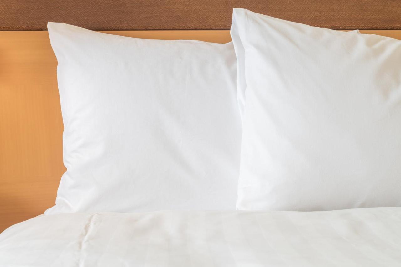 Express & Airport By Ihg Hotel 3*
